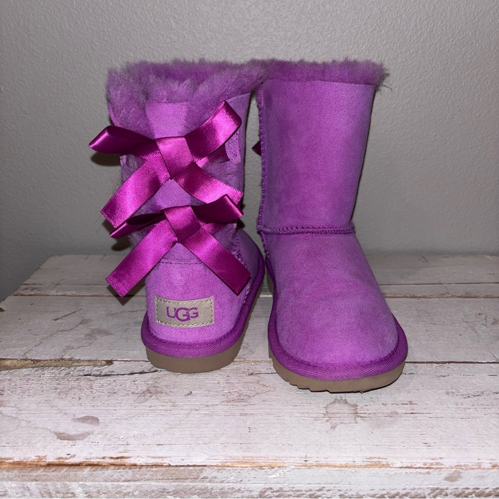 Toddler Bailey Bow Uggs